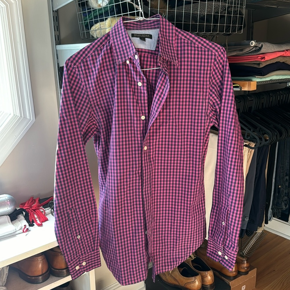 Banana Republic Soft Wash Tailored Slim Fit Button Down Shirt